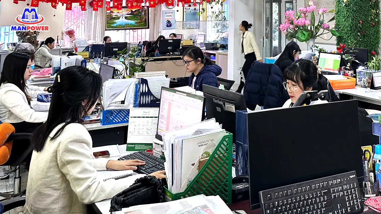Hồ sơ đi Xuất khẩu lao động Nhật Bản - Cần giấy tờ gì và chuẩn bị ra sao? 4 thanh giang nhân viên làm việc