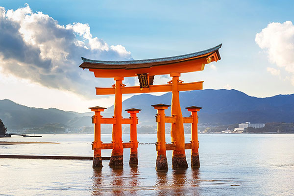 Cánh cổng Torii Đền Itsukushima