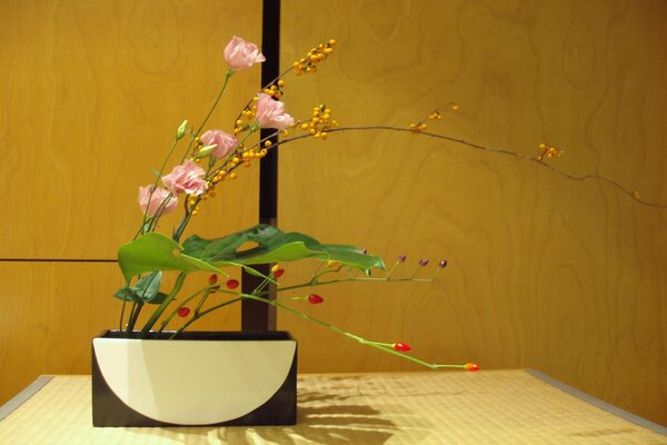 Cắm hoa Ikebana – “Hoa đạo” – Nghệ thuật truyền “sinh khí” cho hoa