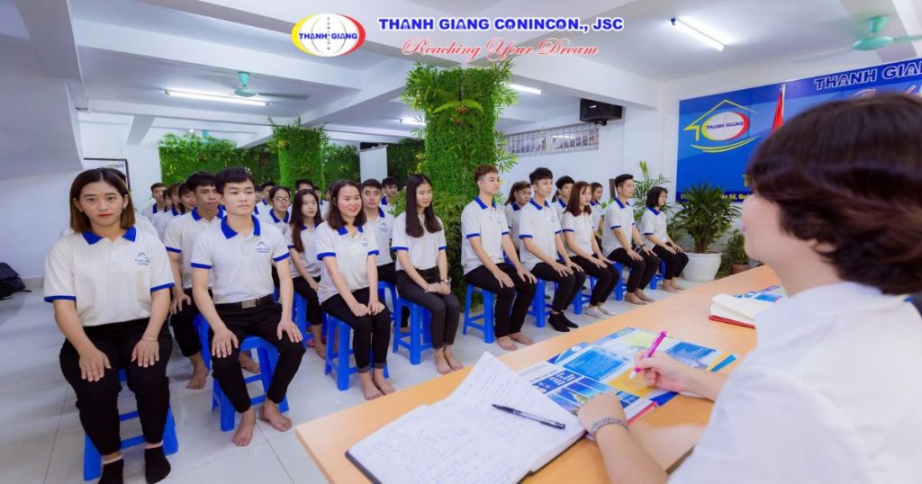 Phỏng vấn và đào tạo trước khi xuất cảnh