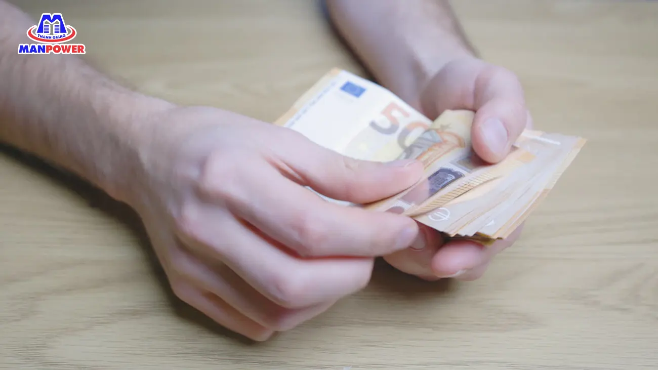 tiền chi phí euro