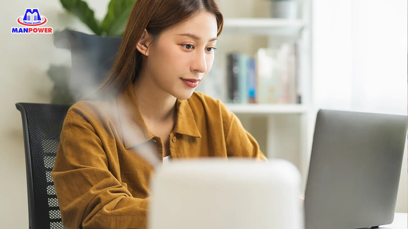 làm việc máy tính